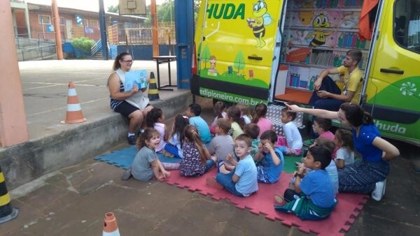 serventes-e-merendeiras-da-comur-viram-contadoras-de-historias