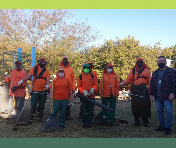 escola-chapeuzinho-vermelho-recebe-equipe-de-capina-da-comur