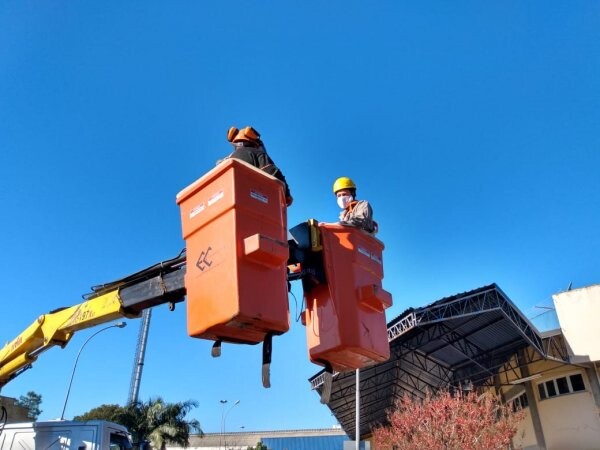 cesto-acoplado-e-trabalho-em-altura-foram-temas-de-curso-na-comur